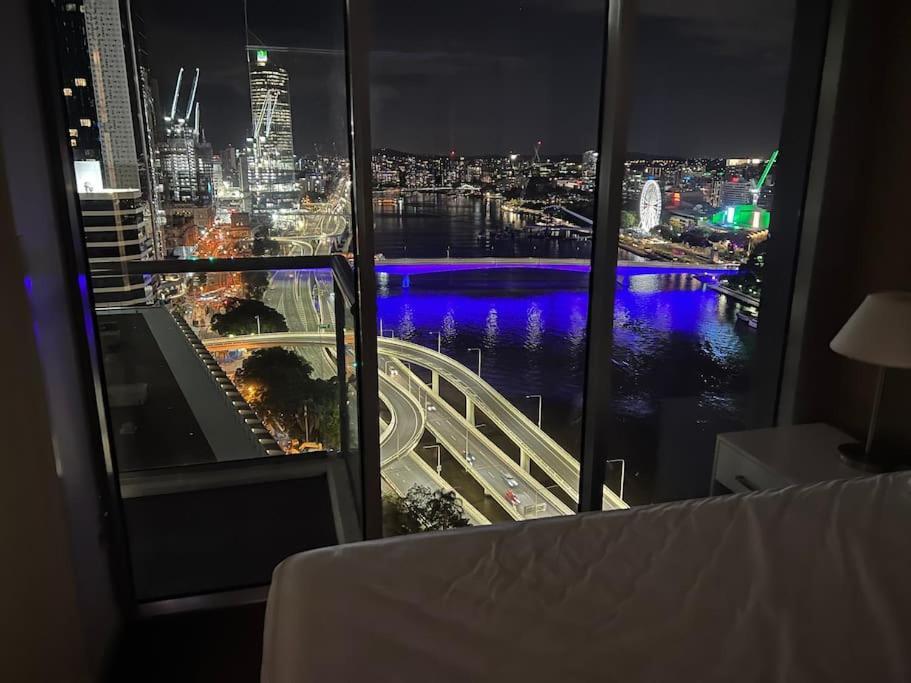 City Living - Brisbane River-View 2 Bedroom Apt Ngoại thất bức ảnh